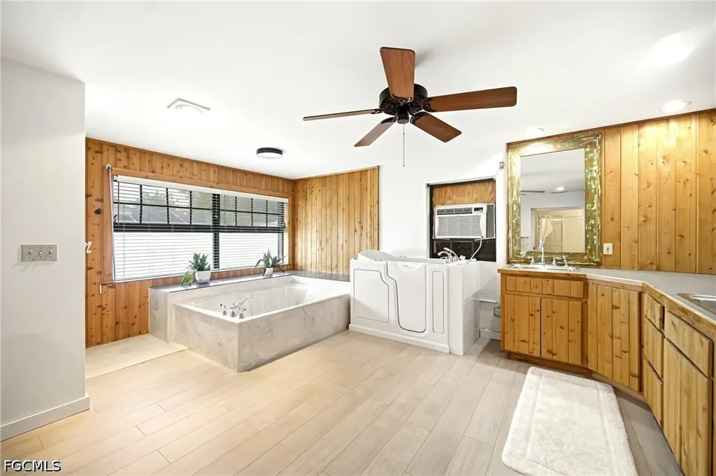 4317 SE 16th Place Cape Coral FL 33904