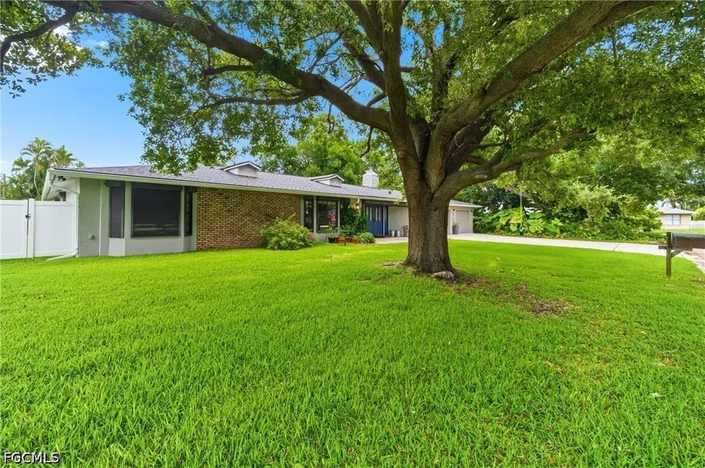 4317 SE 16th Place Cape Coral FL 33904