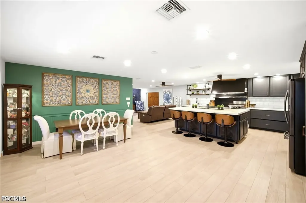 4317 SE 16th Place Cape Coral FL 33904