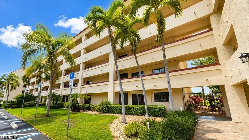 7430 Lake Breeze Drive Fort Myers FL 33907