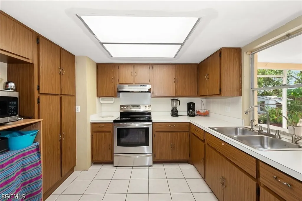 12337 Fourth Street Fort Myers FL 33905