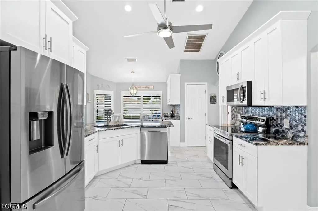 203 SE 14th Court Cape Coral FL 33990