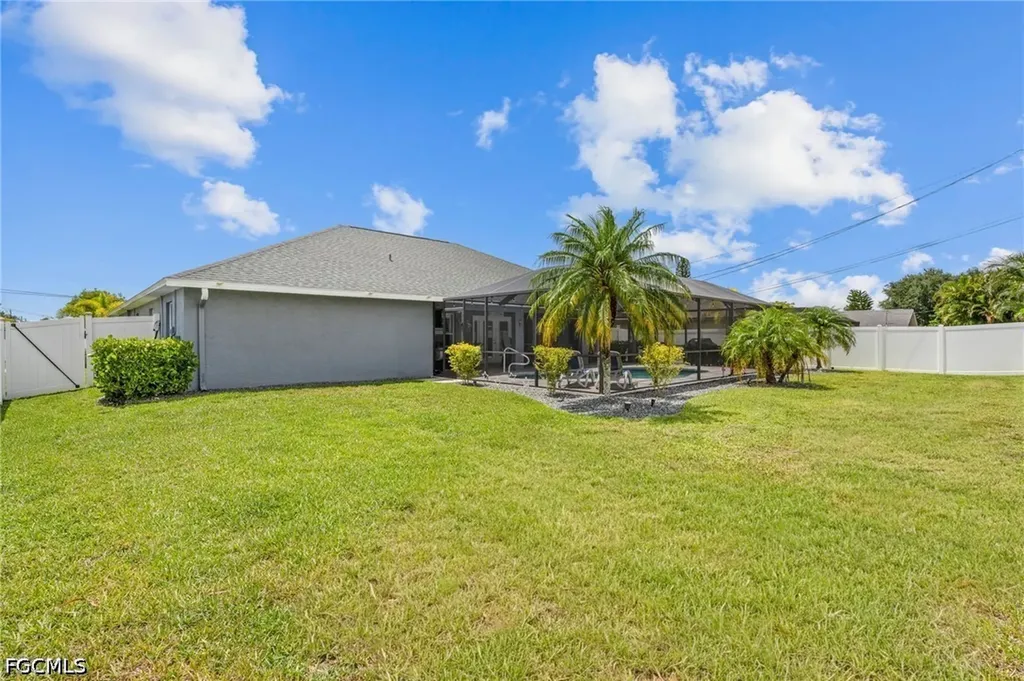 203 SE 14th Court Cape Coral FL 33990