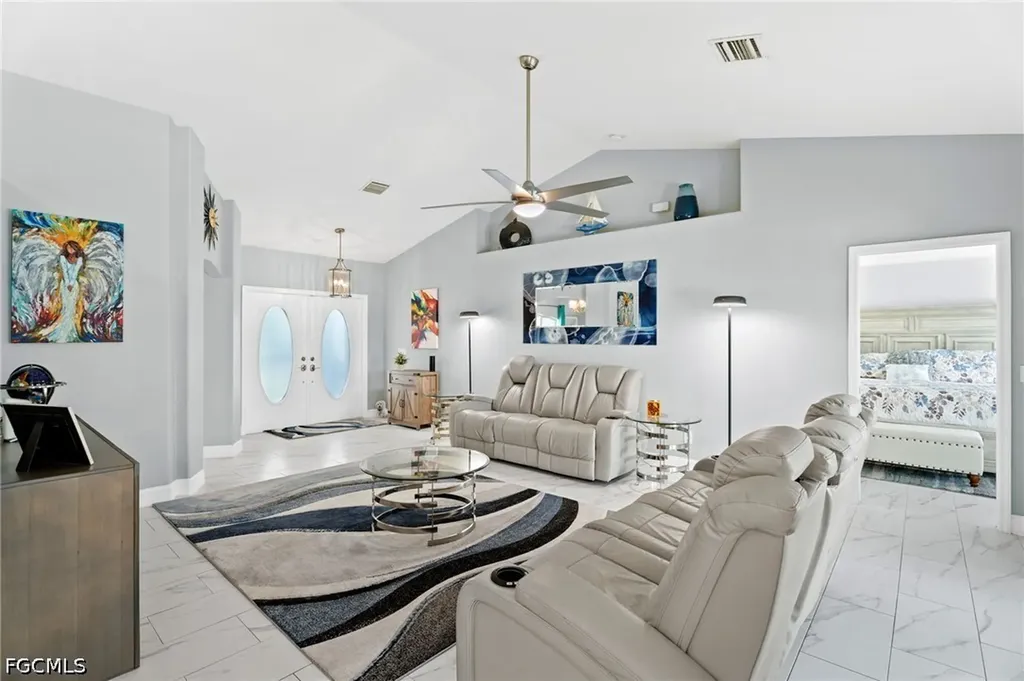 203 SE 14th Court Cape Coral FL 33990