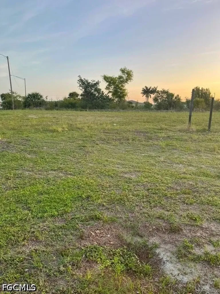 727 Gleason Parkway Cape Coral FL 33914