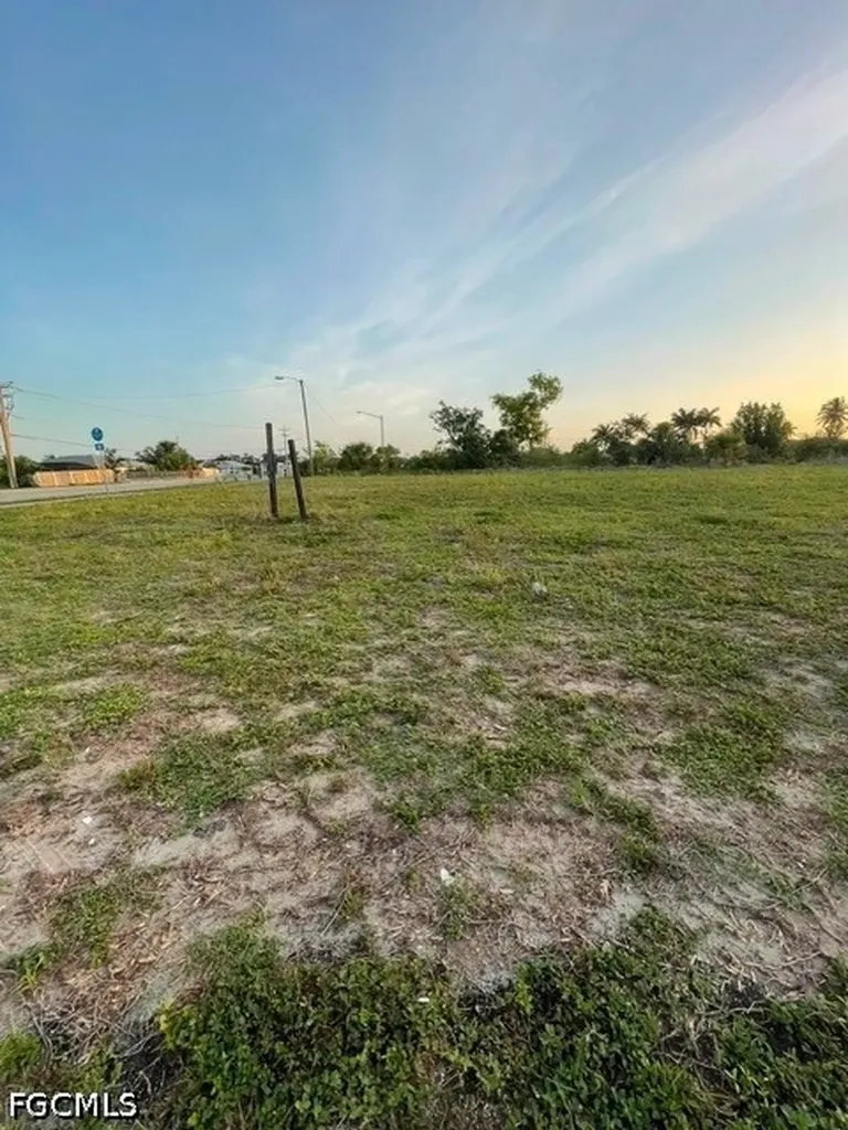 727 Gleason Parkway Cape Coral FL 33914