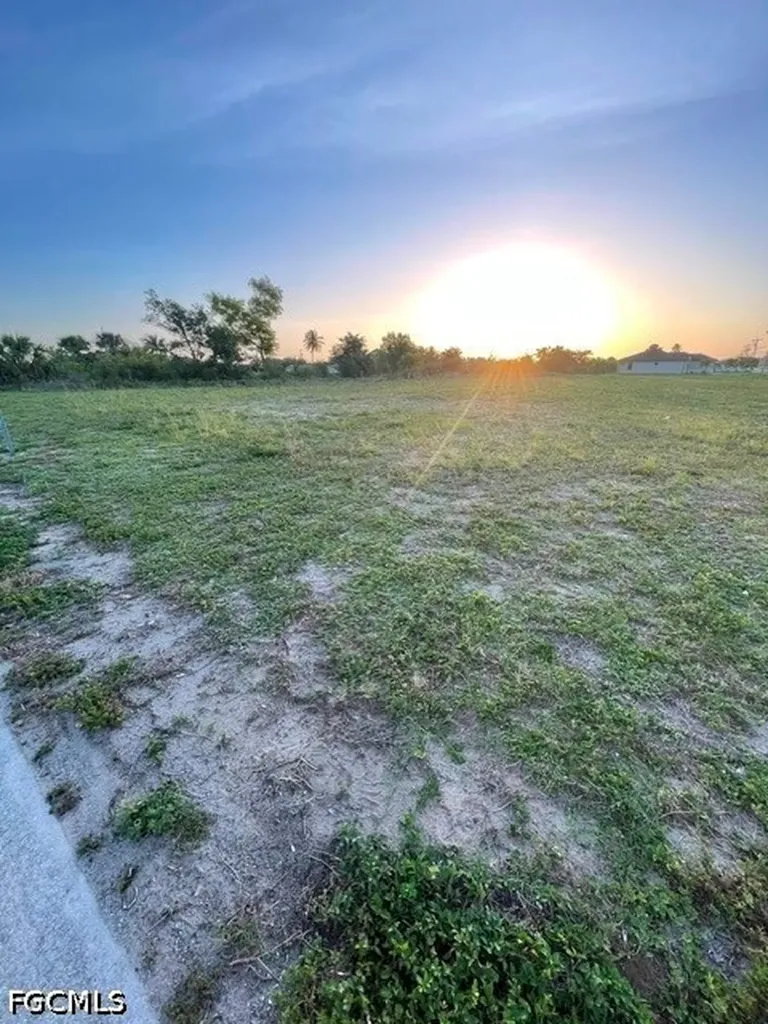 727 Gleason Parkway Cape Coral FL 33914