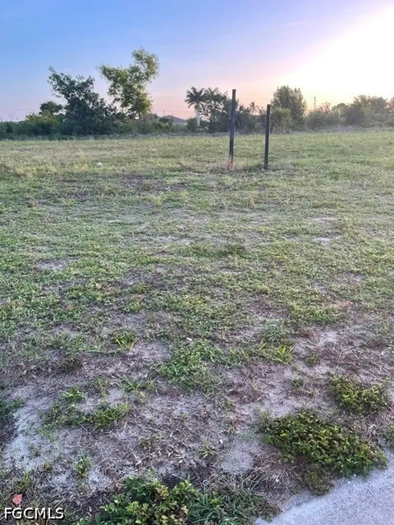 727 Gleason Parkway Cape Coral FL 33914