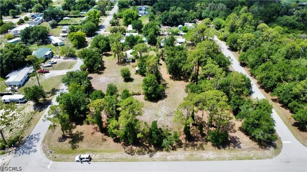 8270 Ebson Drive North Fort Myers FL 33917