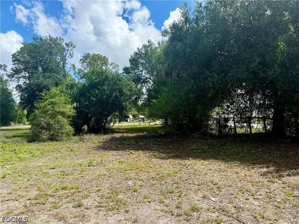 8270 Ebson Drive North Fort Myers FL 33917