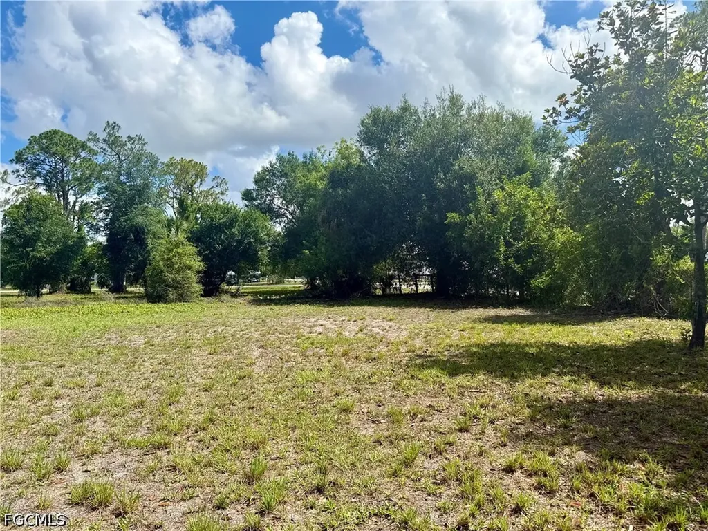 8270 Ebson Drive North Fort Myers FL 33917