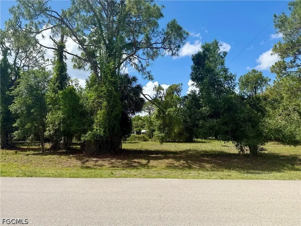 8270 Ebson Drive North Fort Myers FL 33917