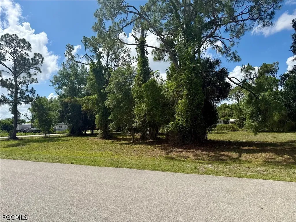 8270 Ebson Drive North Fort Myers FL 33917
