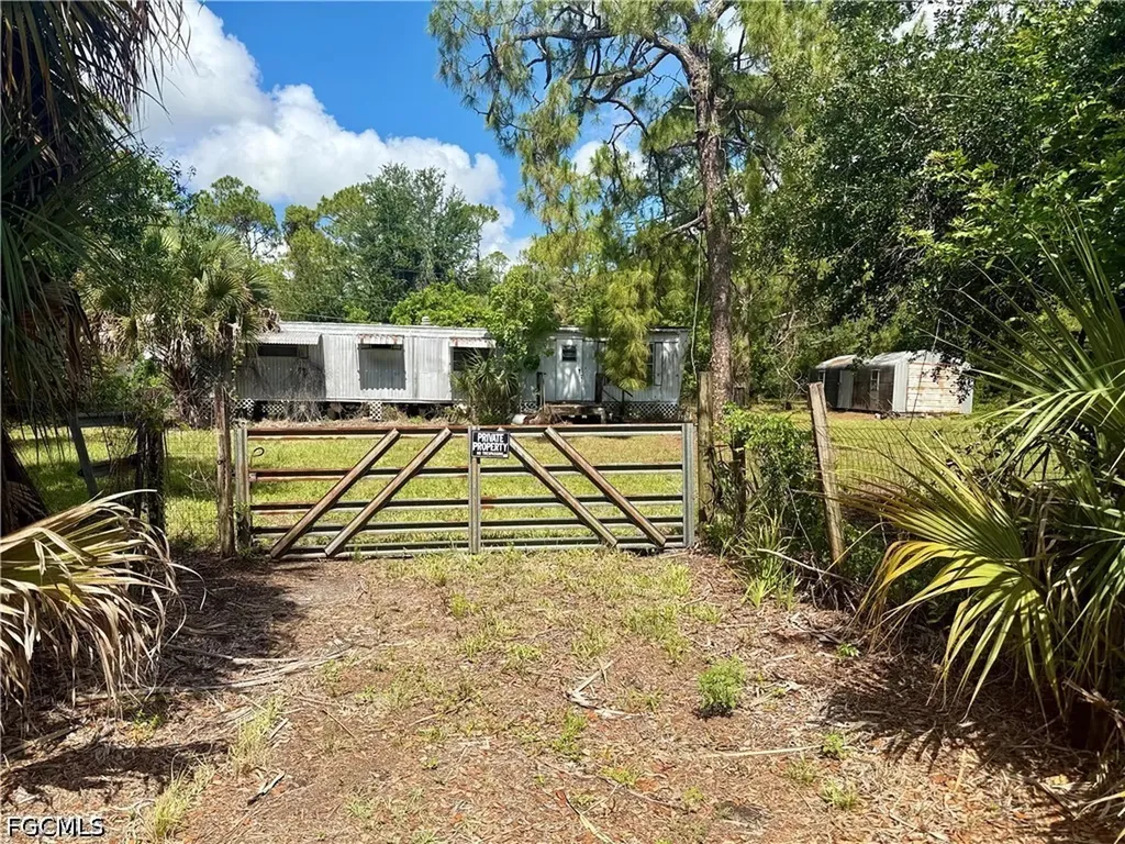 8270 Ebson Drive North Fort Myers FL 33917