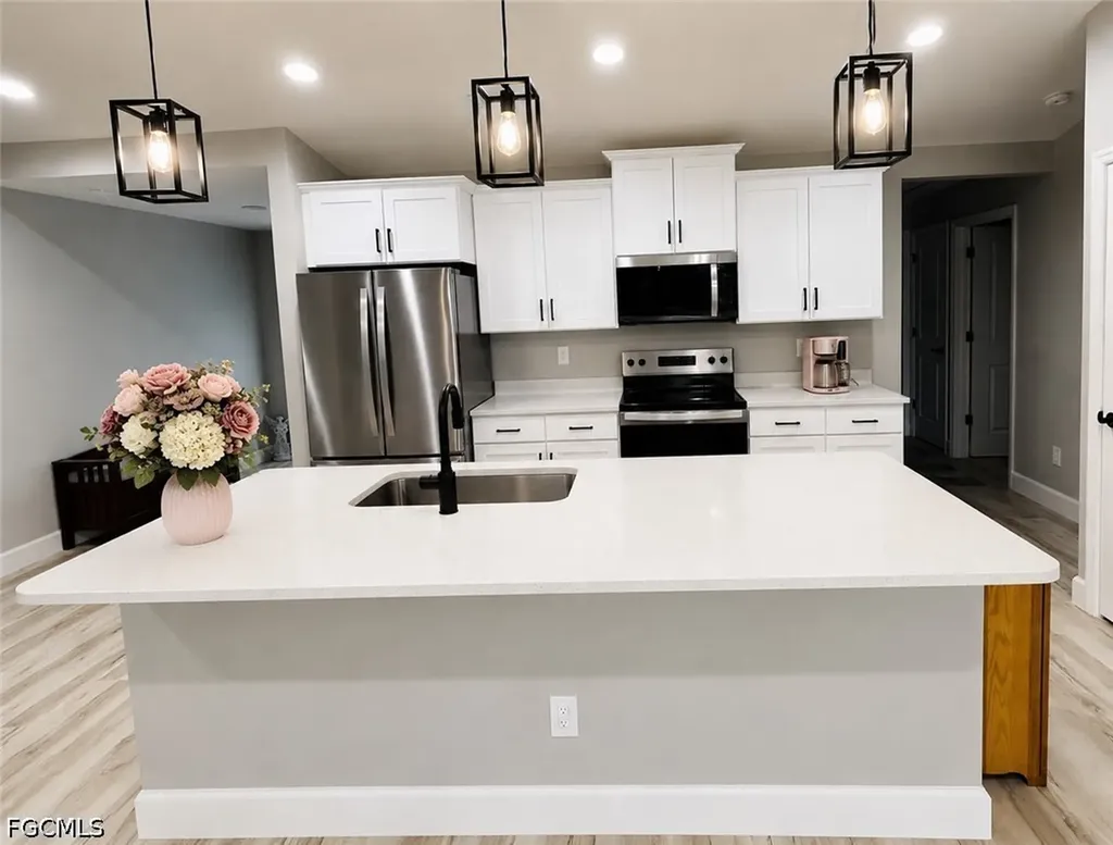 511 NW 6th Street Cape Coral FL 33993