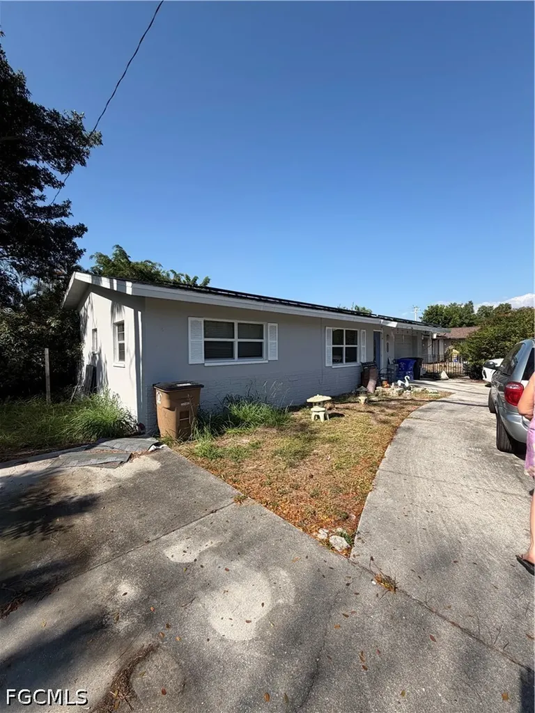Fort Myers FL, 1873 Winkler Avenue