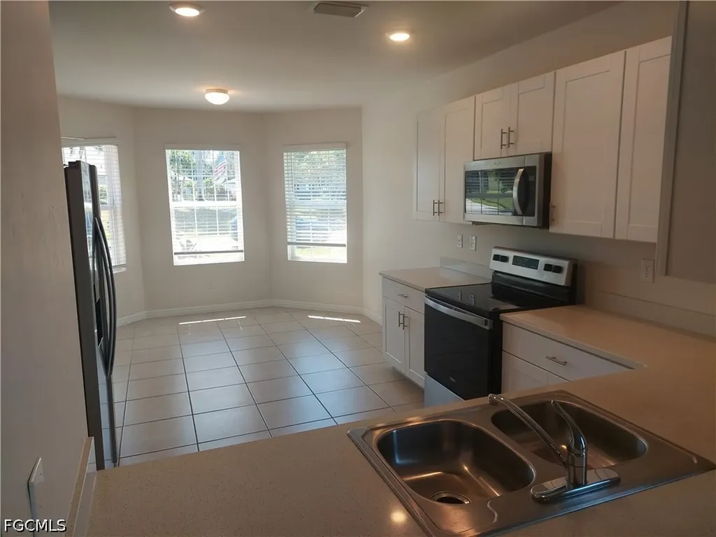 326 SW 24th Place Cape Coral FL 33991