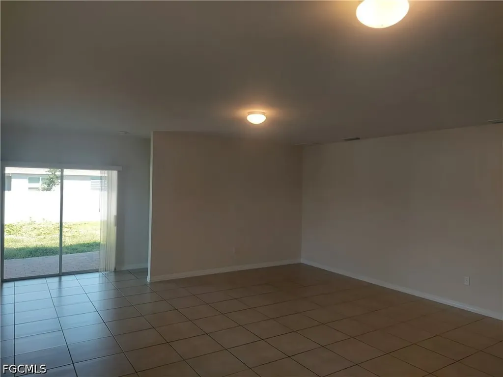 326 SW 24th Place Cape Coral FL 33991