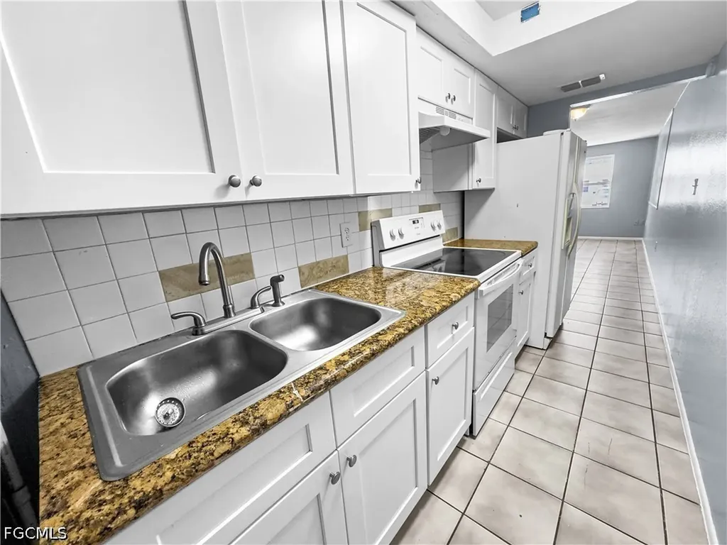 6617 Warwick Circle Fort Myers FL 33919