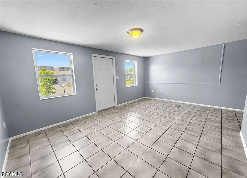 6617 Warwick Circle Fort Myers FL 33919