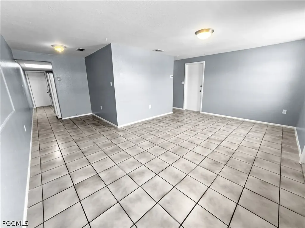 6617 Warwick Circle Fort Myers FL 33919