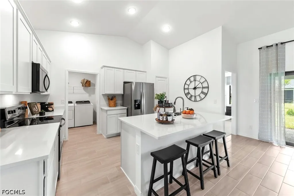 1002 NE 12th Terrace Cape Coral FL 33909