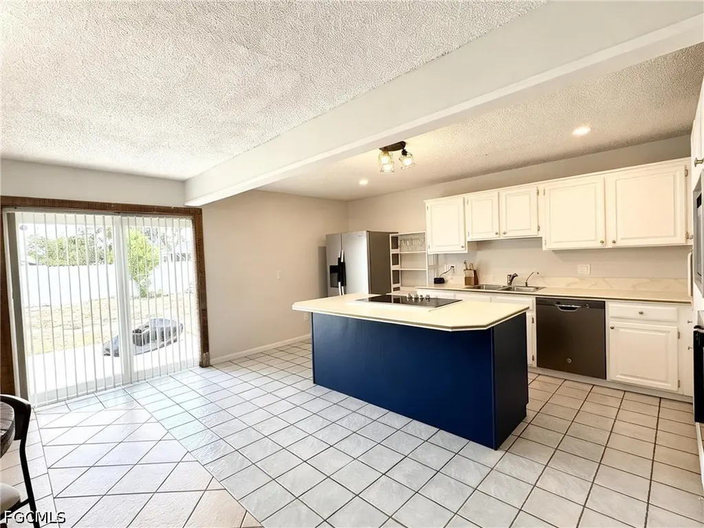 429 SW 44th Street Cape Coral FL 33914