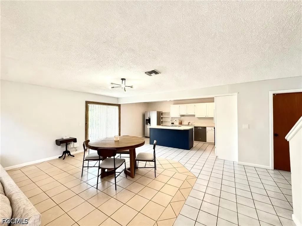 429 SW 44th Street Cape Coral FL 33914