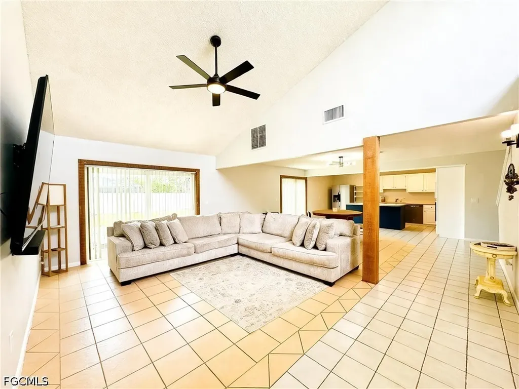 429 SW 44th Street Cape Coral FL 33914