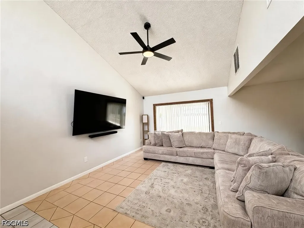 429 SW 44th Street Cape Coral FL 33914