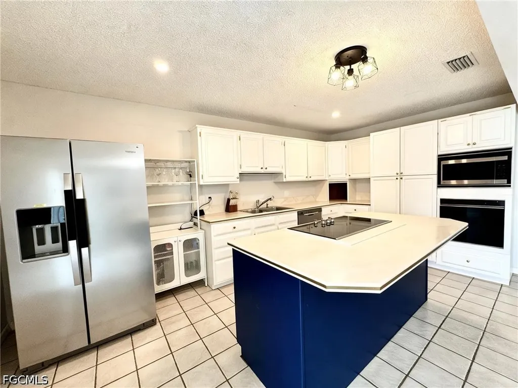 429 SW 44th Street Cape Coral FL 33914
