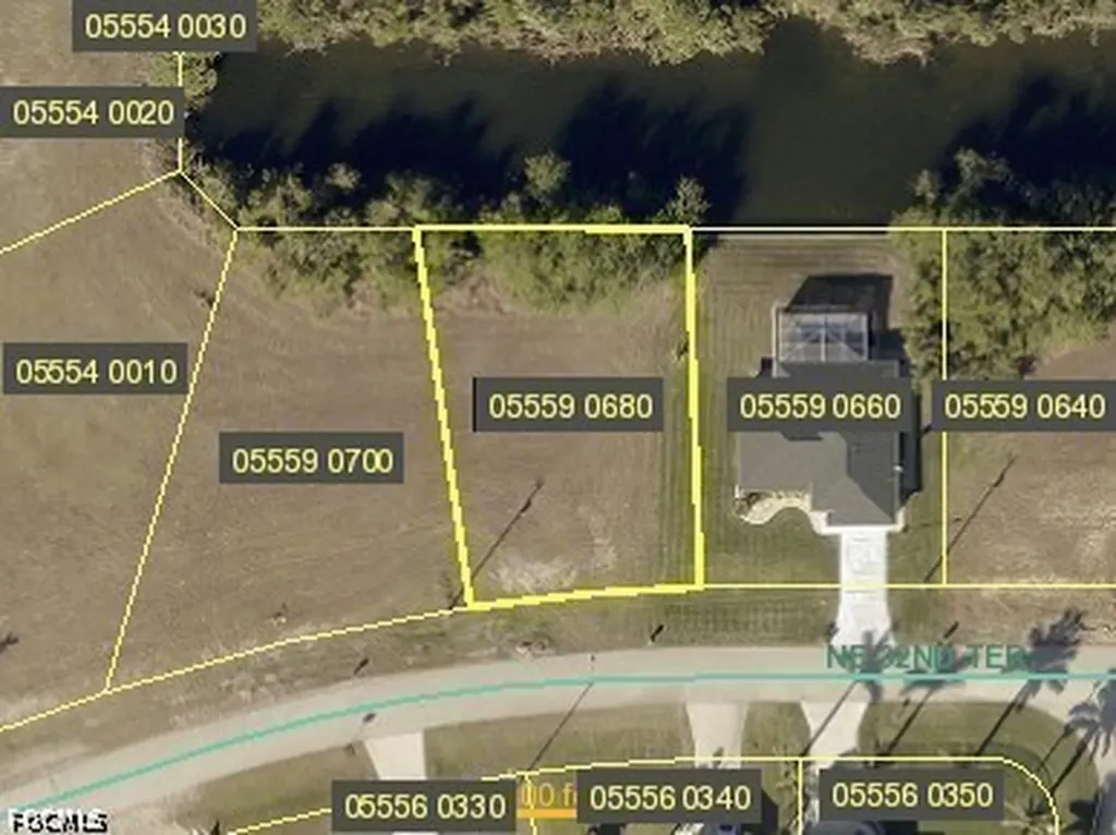 809 NE 32nd Terrace Cape Coral FL 33909
