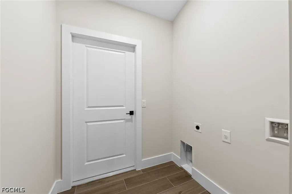 6156 Hughes Avenue Fort Myers FL 33905
