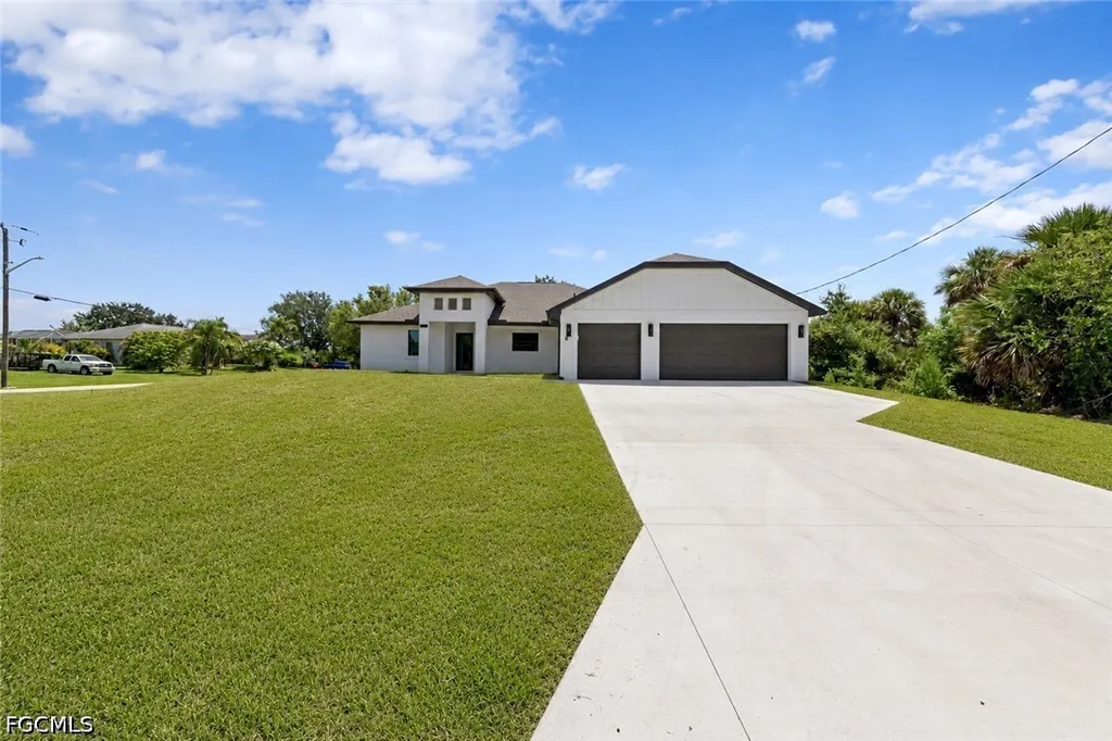 6156 Hughes Avenue Fort Myers FL 33905
