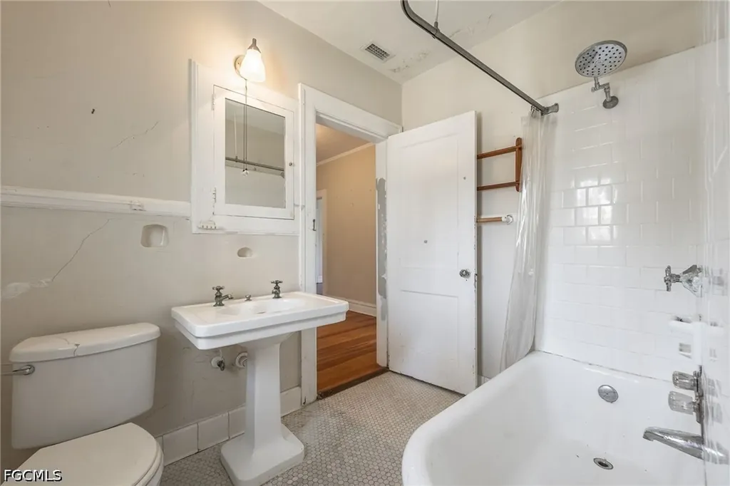 2644 Providence Street Fort Myers FL 33916
