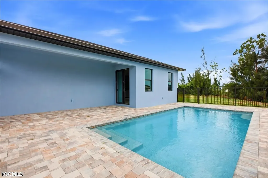 3518 NE 21st Place Cape Coral FL 33909
