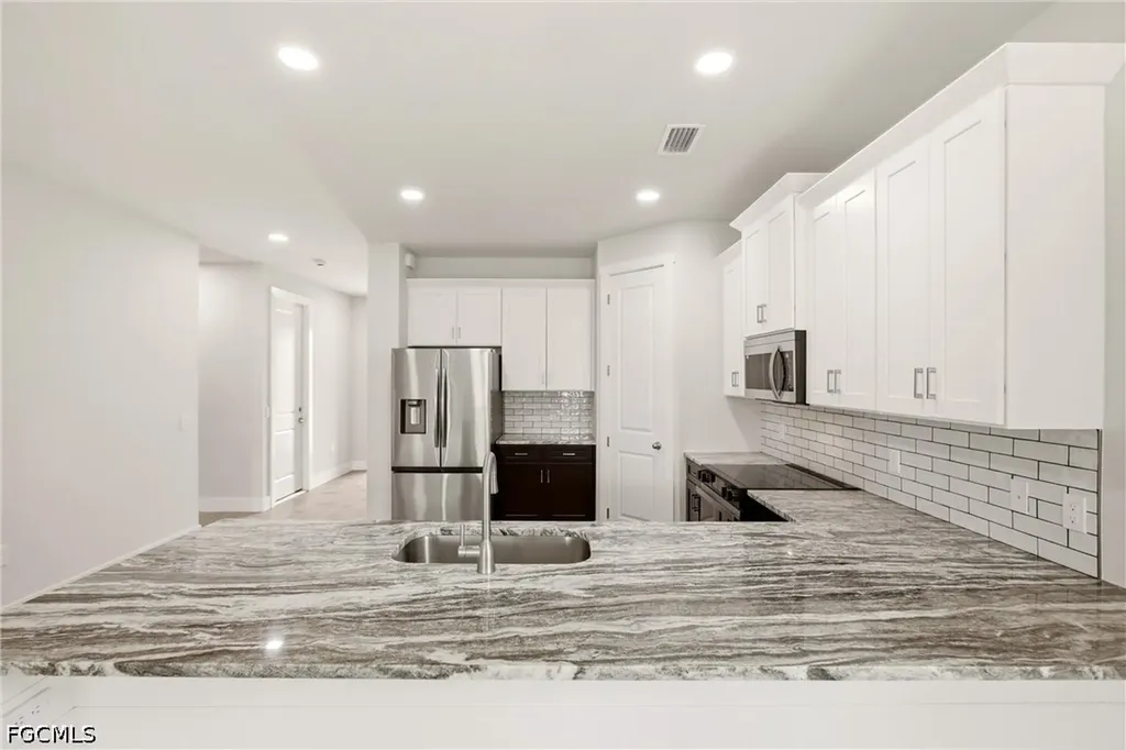 3518 NE 21st Place Cape Coral FL 33909