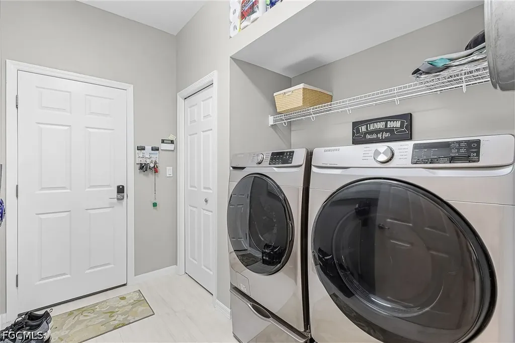 9262 Palm Island Circle North Fort Myers FL 33903