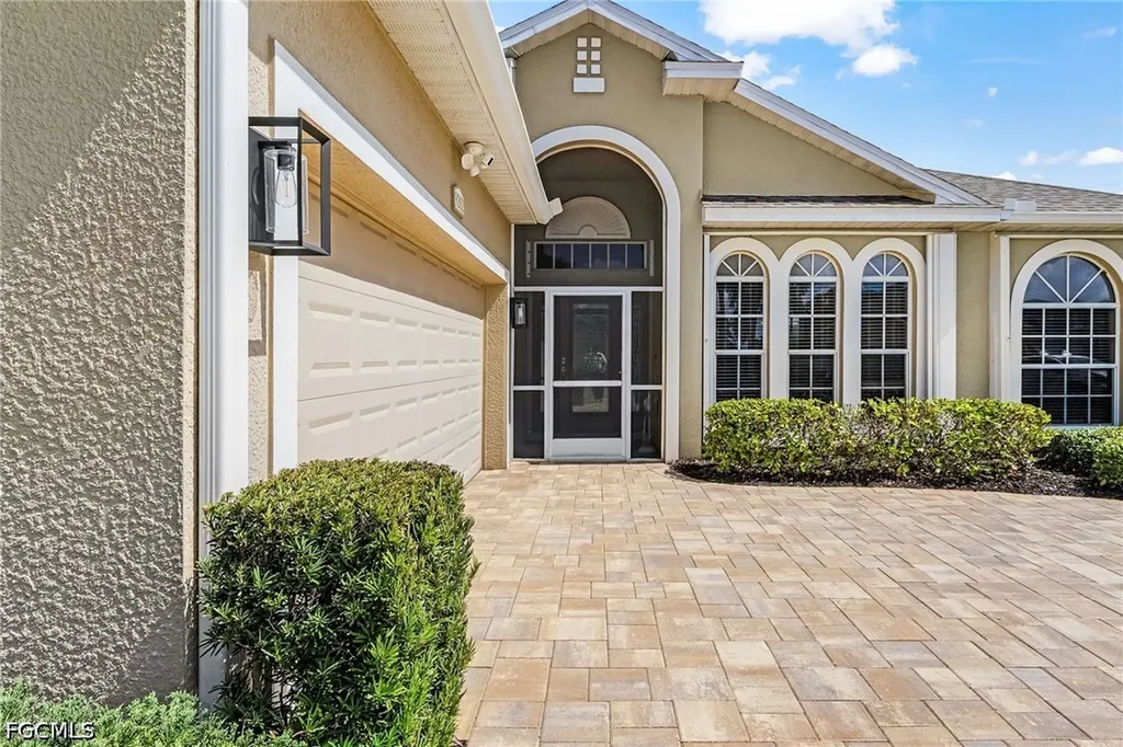 9262 Palm Island Circle North Fort Myers FL 33903