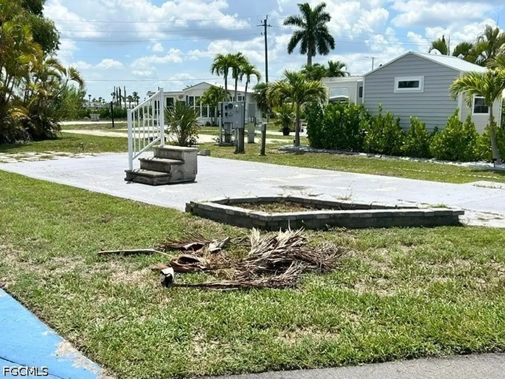 19681 Summerlin Road 572 Fort Myers FL 33908