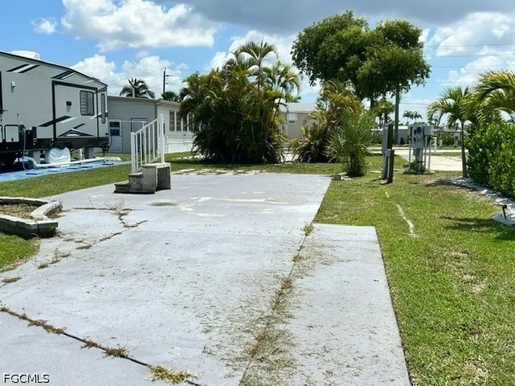 19681 Summerlin Road 572 Fort Myers FL 33908