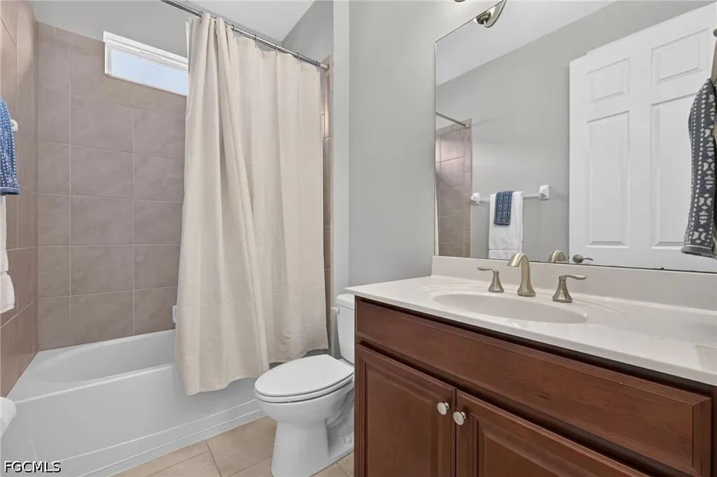 3000 Sunset Pointe Circle Cape Coral FL 33914