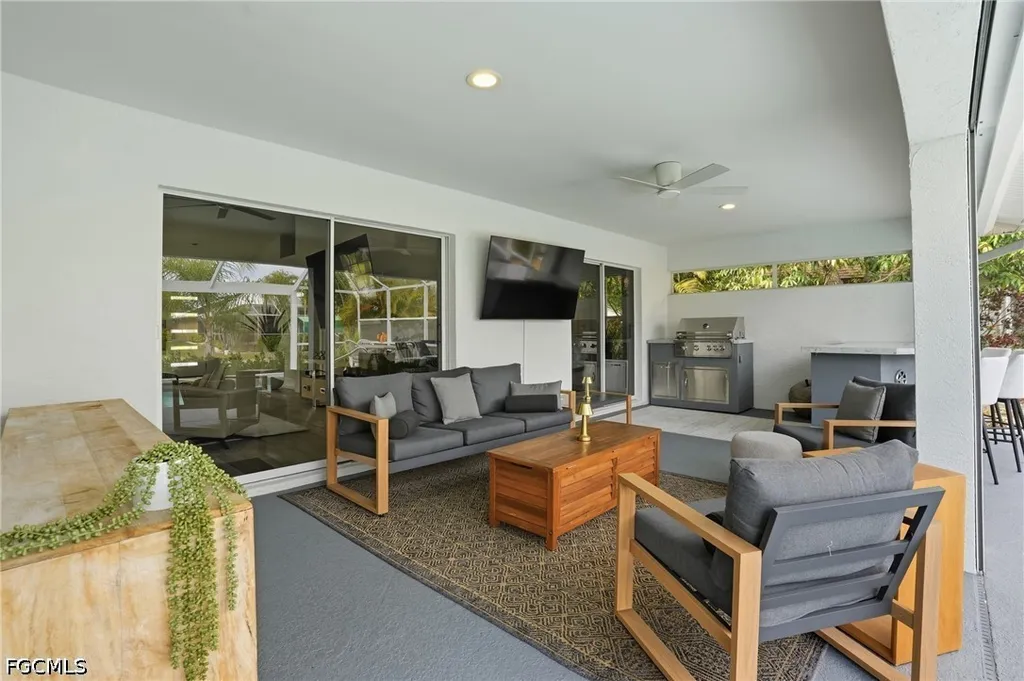 5227 SW 11th Place Cape Coral FL 33914