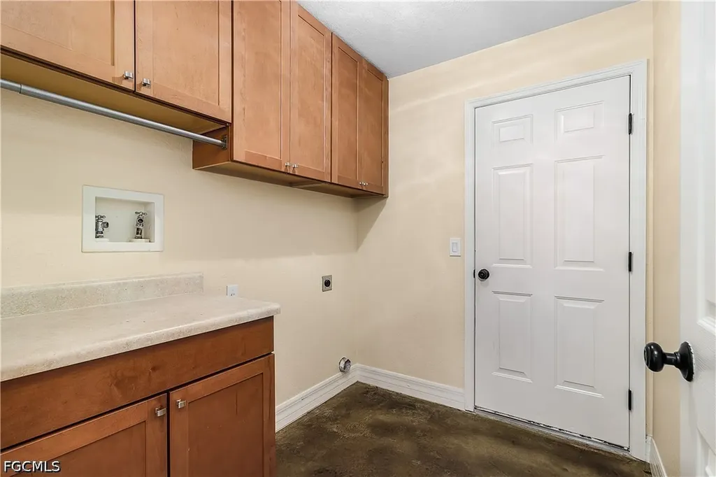 1303 SW 43rd Lane Cape Coral FL 33914