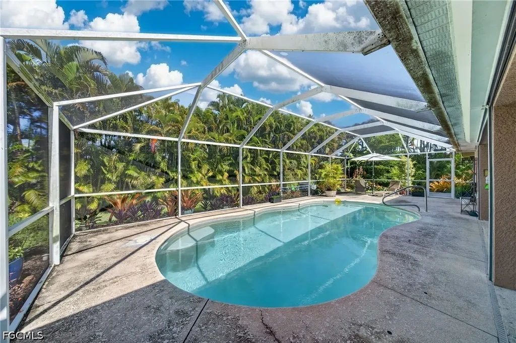1804 SW 1st Avenue Cape Coral FL 33991