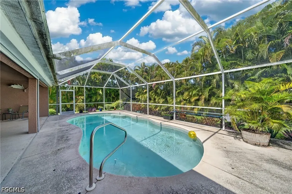 1804 SW 1st Avenue Cape Coral FL 33991