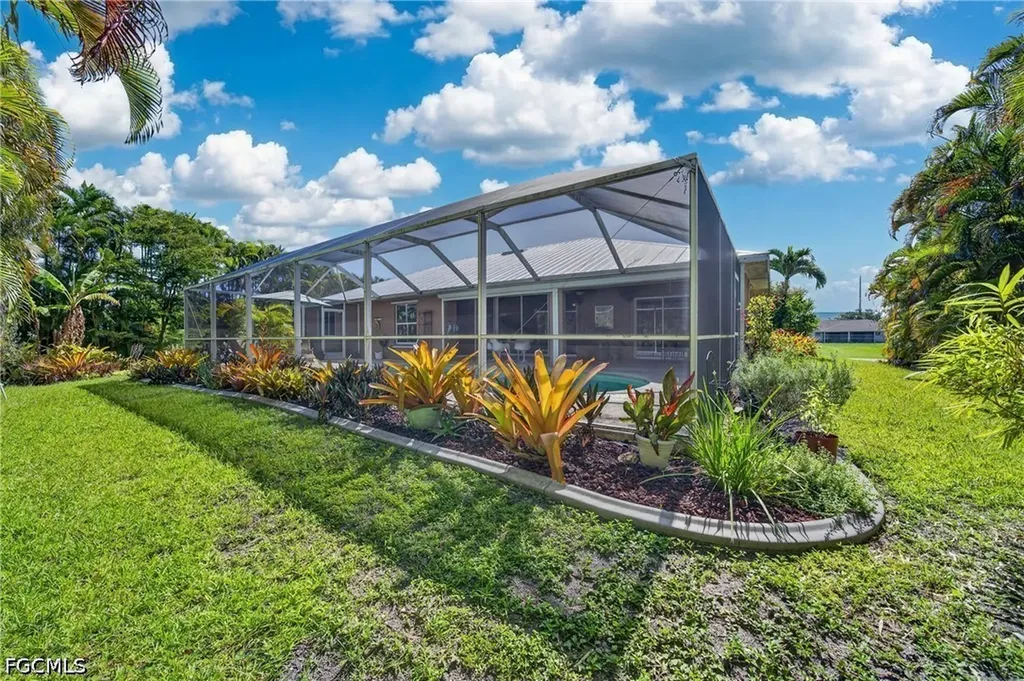 1804 SW 1st Avenue Cape Coral FL 33991