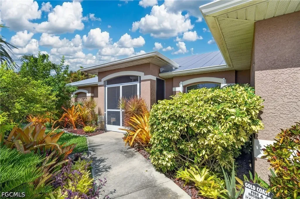 1804 SW 1st Avenue Cape Coral FL 33991