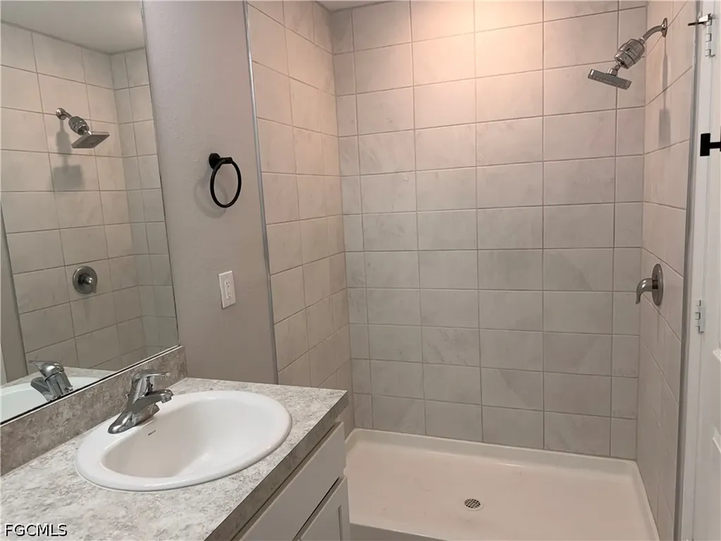 3214 NE 14th Place Cape Coral FL 33909