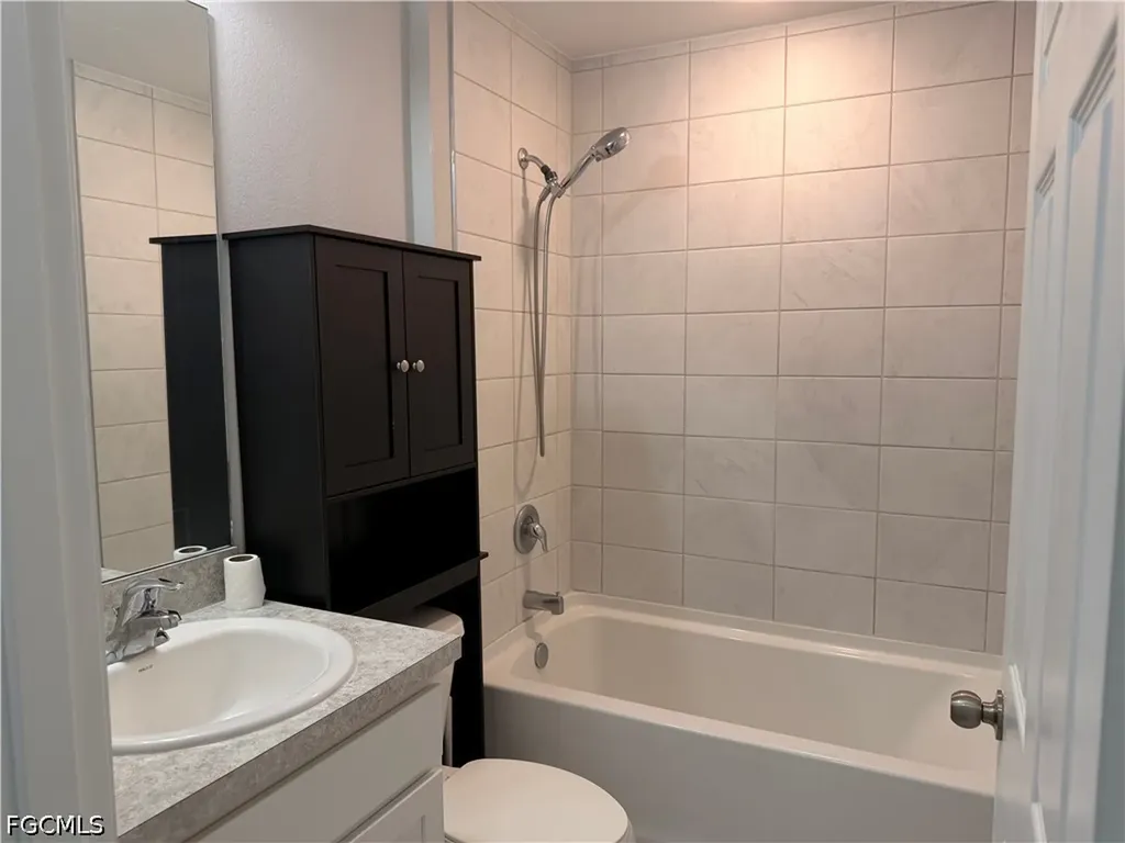 3214 NE 14th Place Cape Coral FL 33909